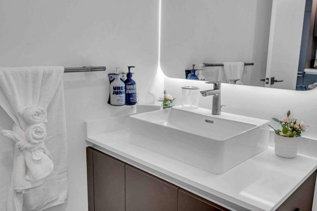 Breathtaking 1Br In The Heart Miami Apartment Bagian luar foto